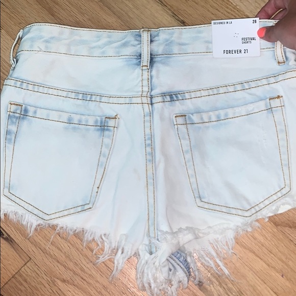 Forever 21 Festival Shorts - Picture 3 of 4